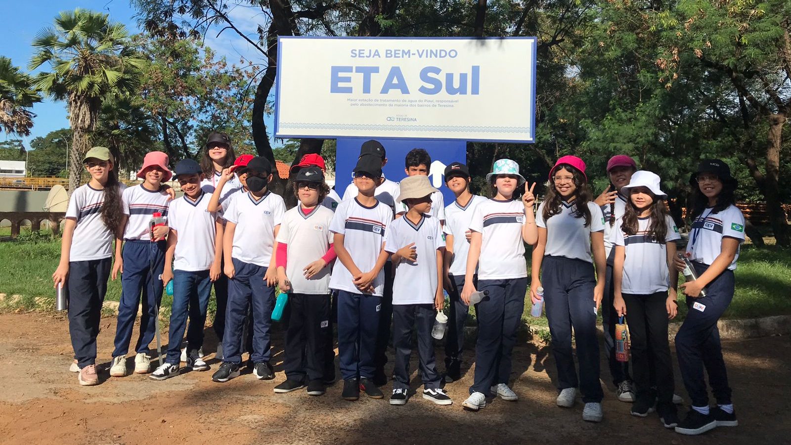 Alunos aprendem sobre preservação ambiental em visitas às estações de tratamento de água 