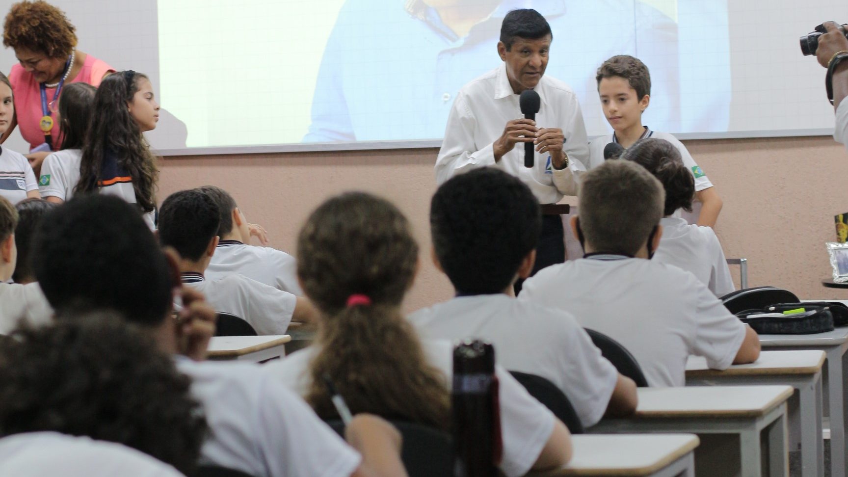 Projeto “Roda de Conversa” – uma iniciativa que promove diálogo e conexão entre alunos e profissionais da comunicação