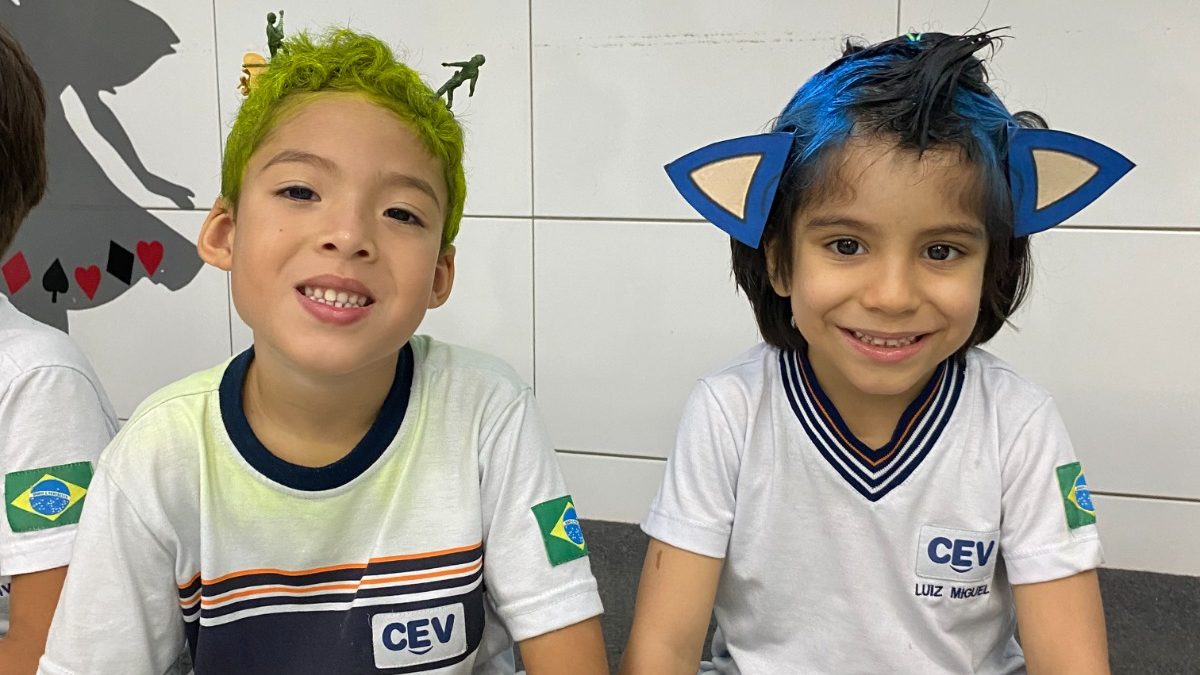 Penteados divertidos marcam o Crazy Hair Day do CEV Baby