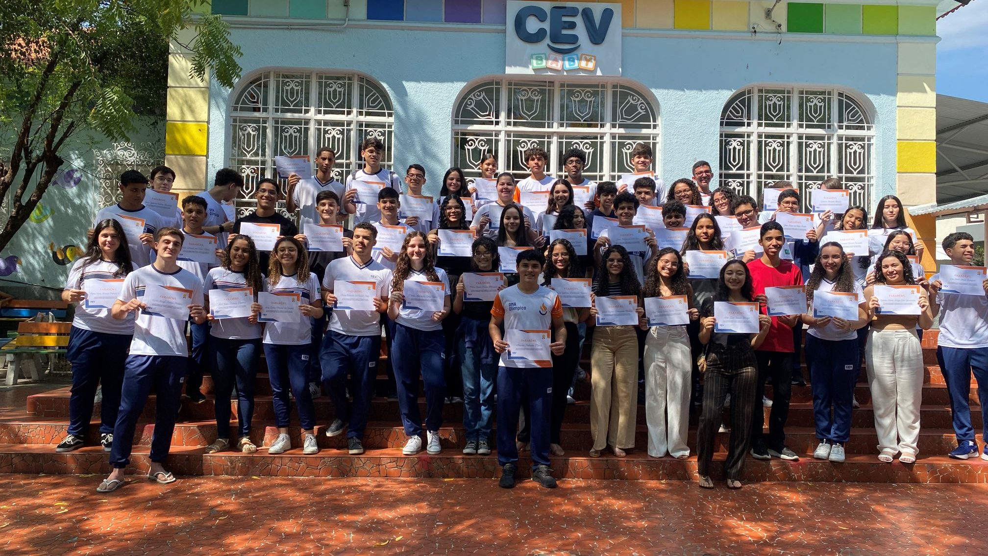 Esforço reconhecido! Alunos do CEV Colégio recebem medalhas e certificados da RECZERO 