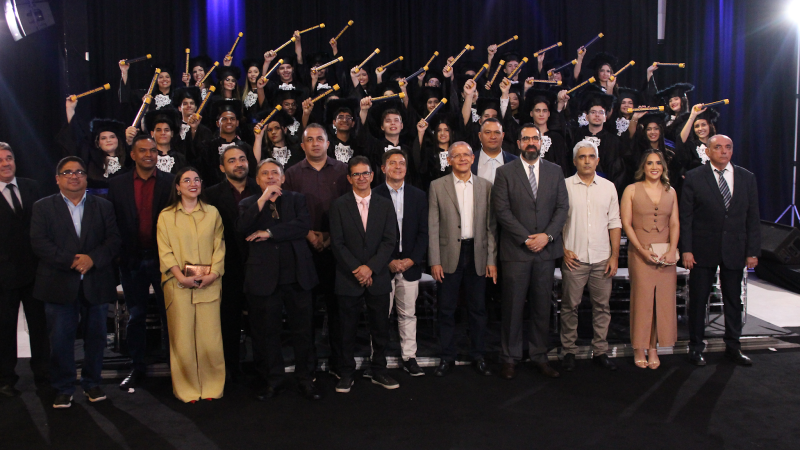 A formatura do “Terceirão” do CEV Colégio despertou as melhores emoções!