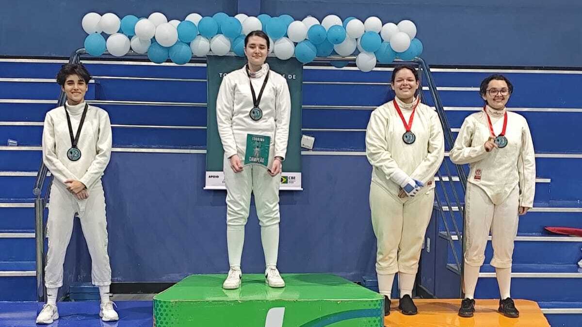 Deu CEV no Torneio Piauiense de Esgrima! Alunos conquistam cinco medalhas