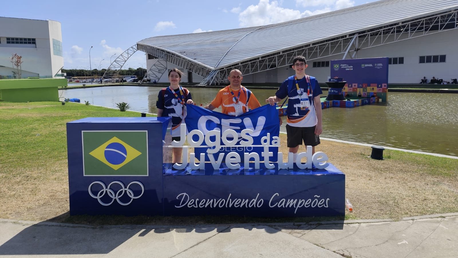 Esgrimistas do CEV Colégio brilham nos Jogos da Juventude 2024