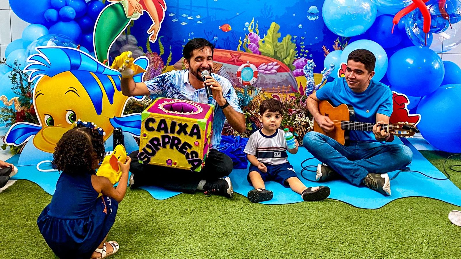 Equipe escolar recepciona últimas turmas da volta às aulas