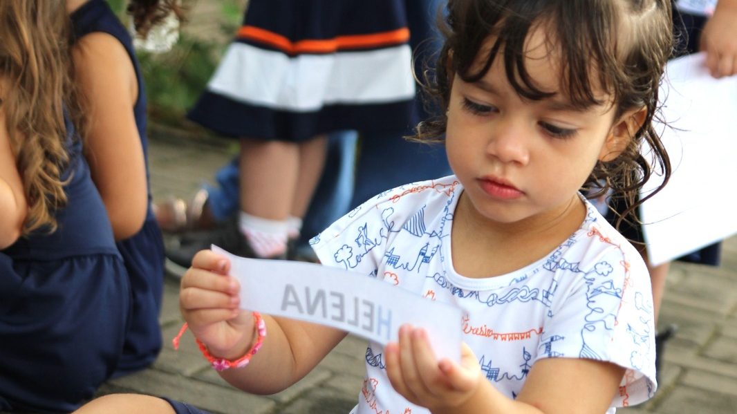 Pequenos cientistas: a curiosidade infantil como ferramenta para resolver problemas