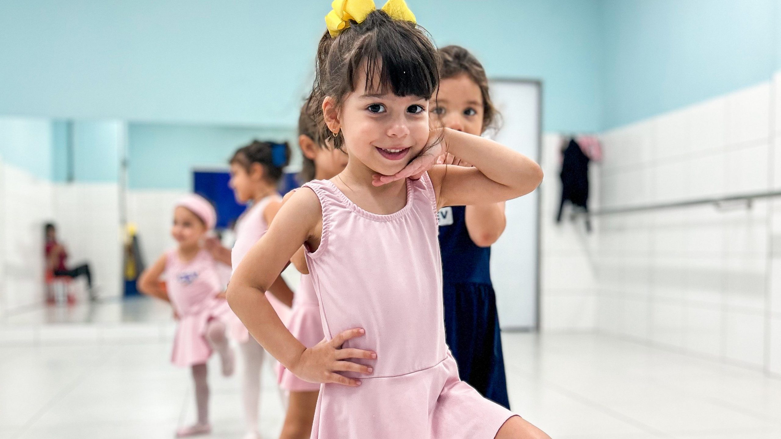 Dança ajuda no desenvolvimento escolar e socialização dos alunos