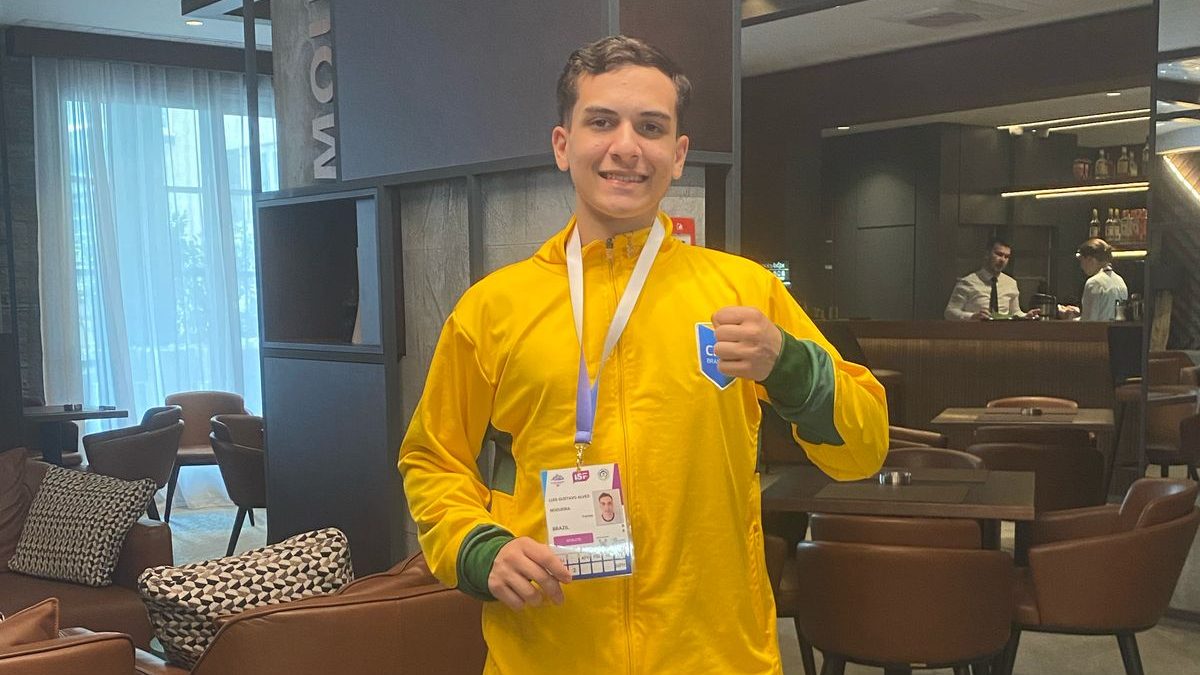 Atleta de karatê do CEV Colégio é o primeiro piauiense da modalidade no mundial de esporte escolar