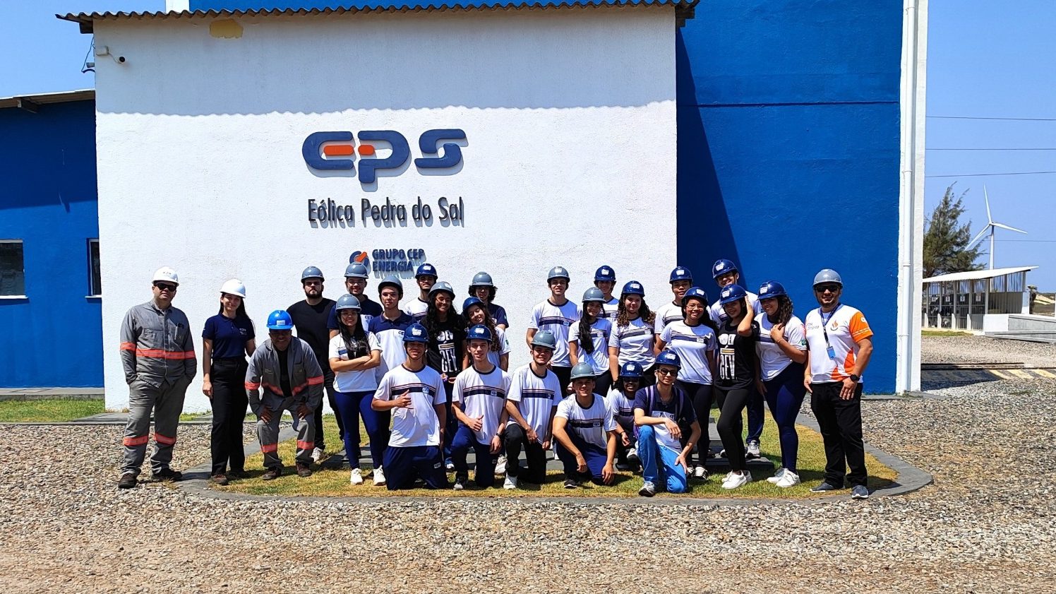 Aprendizado na prática: alunos do CEV Colégio Parnaíba visitam Usina Eólica