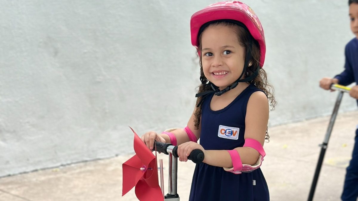 Crianças brincam e aprendem na Semana do Trânsito Consciente
