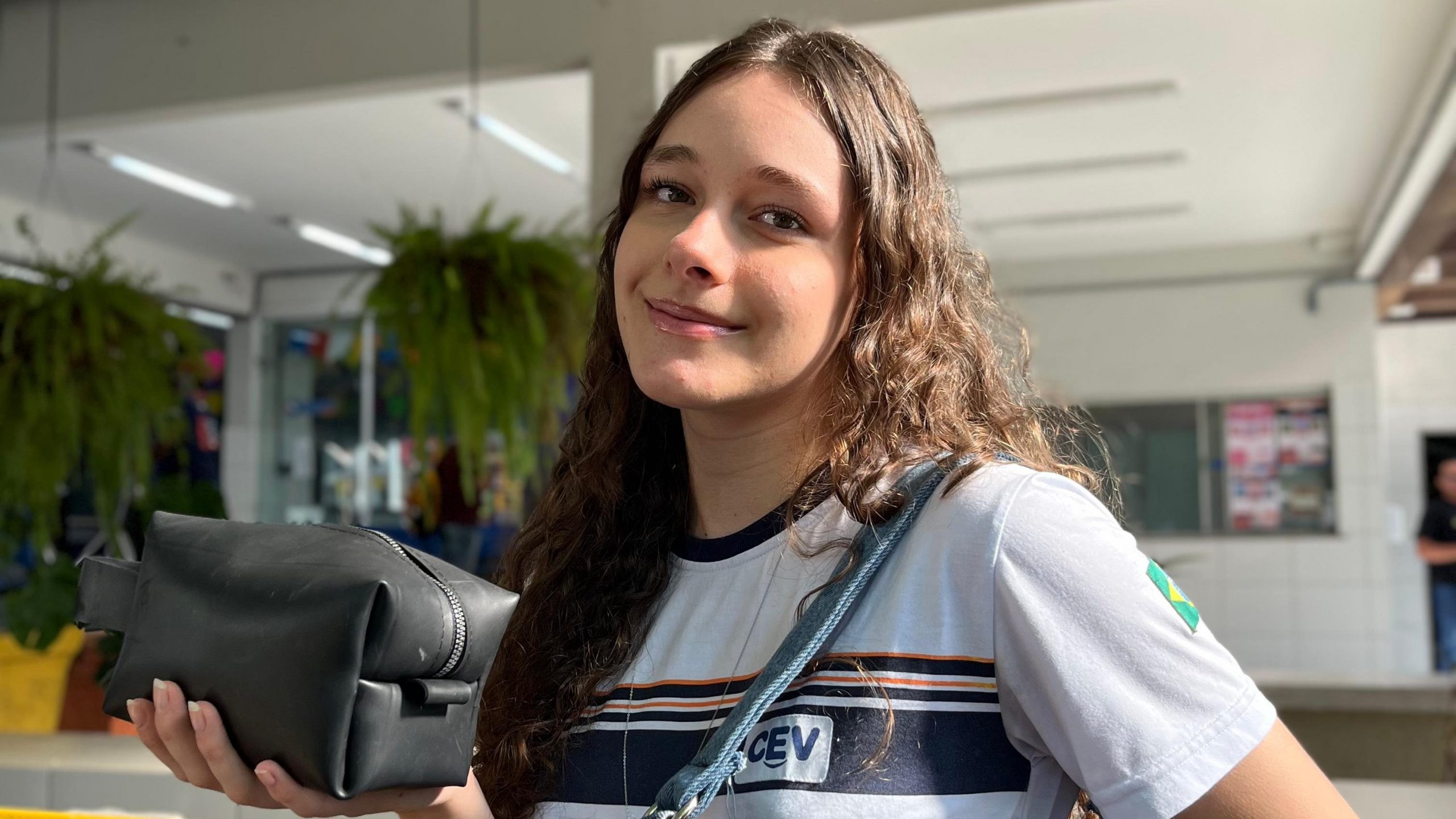 Alunos CEV são finalistas em premiações nacional e internacional com empreendimento de bolsas sustentáveis