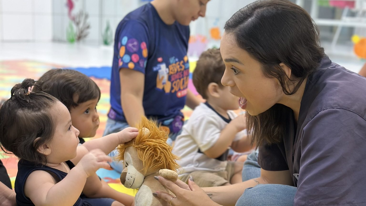 Como funciona o ensino bilíngue no CEV Baby? 