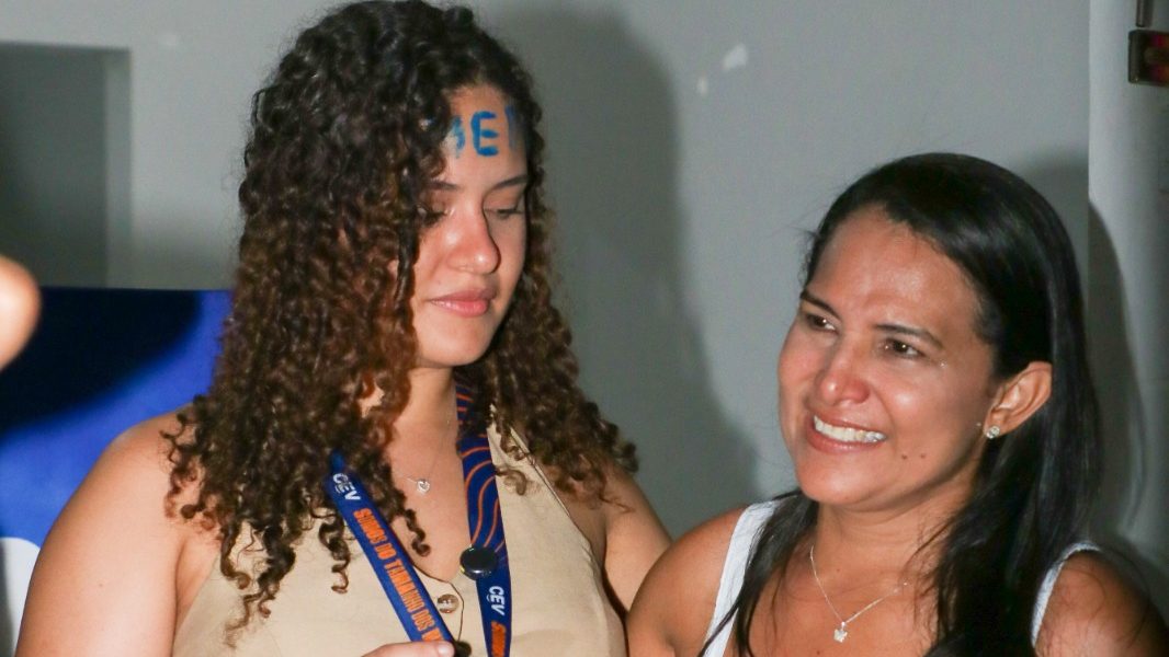 Aprovada em Medicina na Uespi conta que sonhava com o curso desde criança