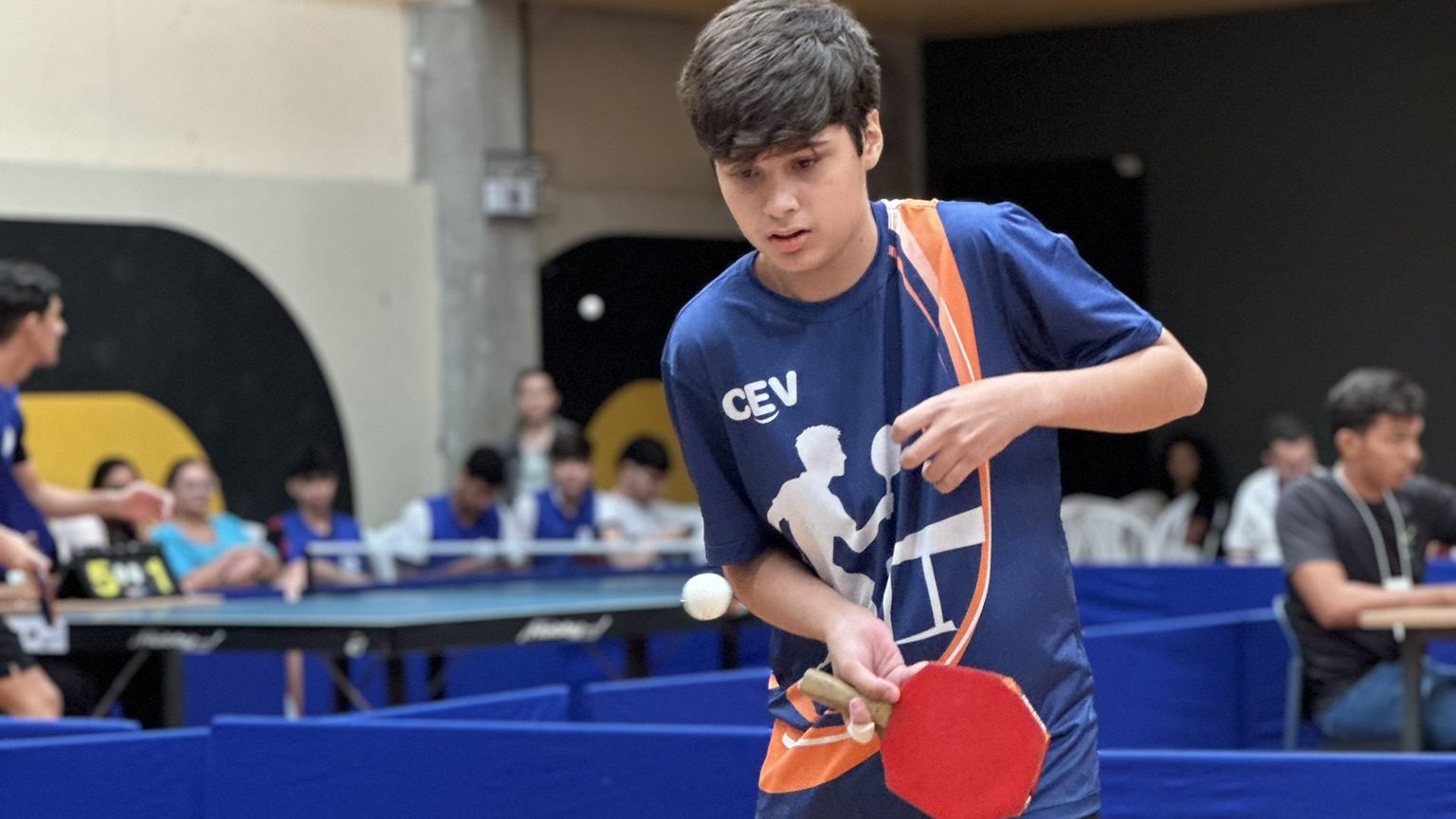 Tênis de Mesa é opção de atividade extracurricular para alunos do Ensino Fundamental e Médio