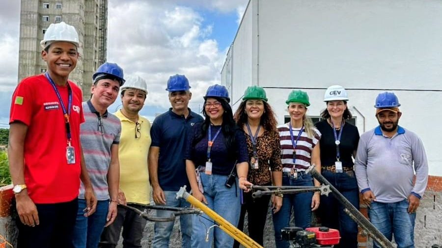 Comitê de Segurança formado com representantes dos pais visita obras da unidade Kennedy