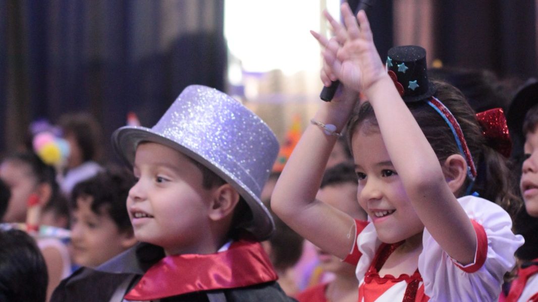 Dia do Circo: alunos participam de atividades lúdicas para vivenciar a arte circense na escola