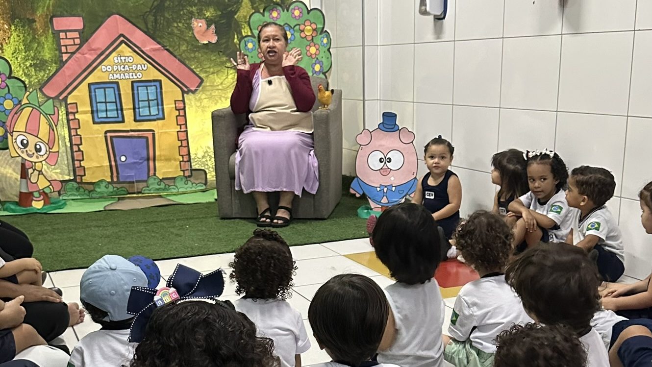 Vovós são convidadas para contar histórias às crianças na Semana do Livro Infantil