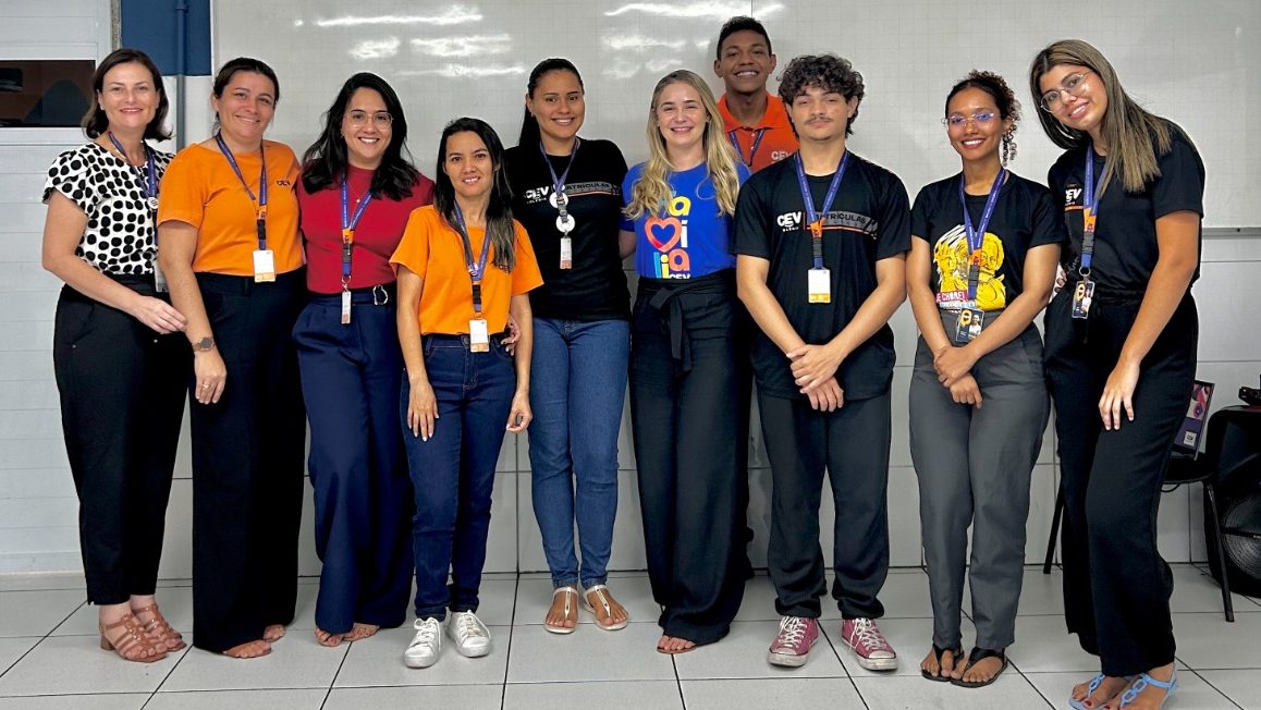 Comitê de Segurança do CEV Colégio orienta equipe de inspetores para atuar na prevenção de riscos