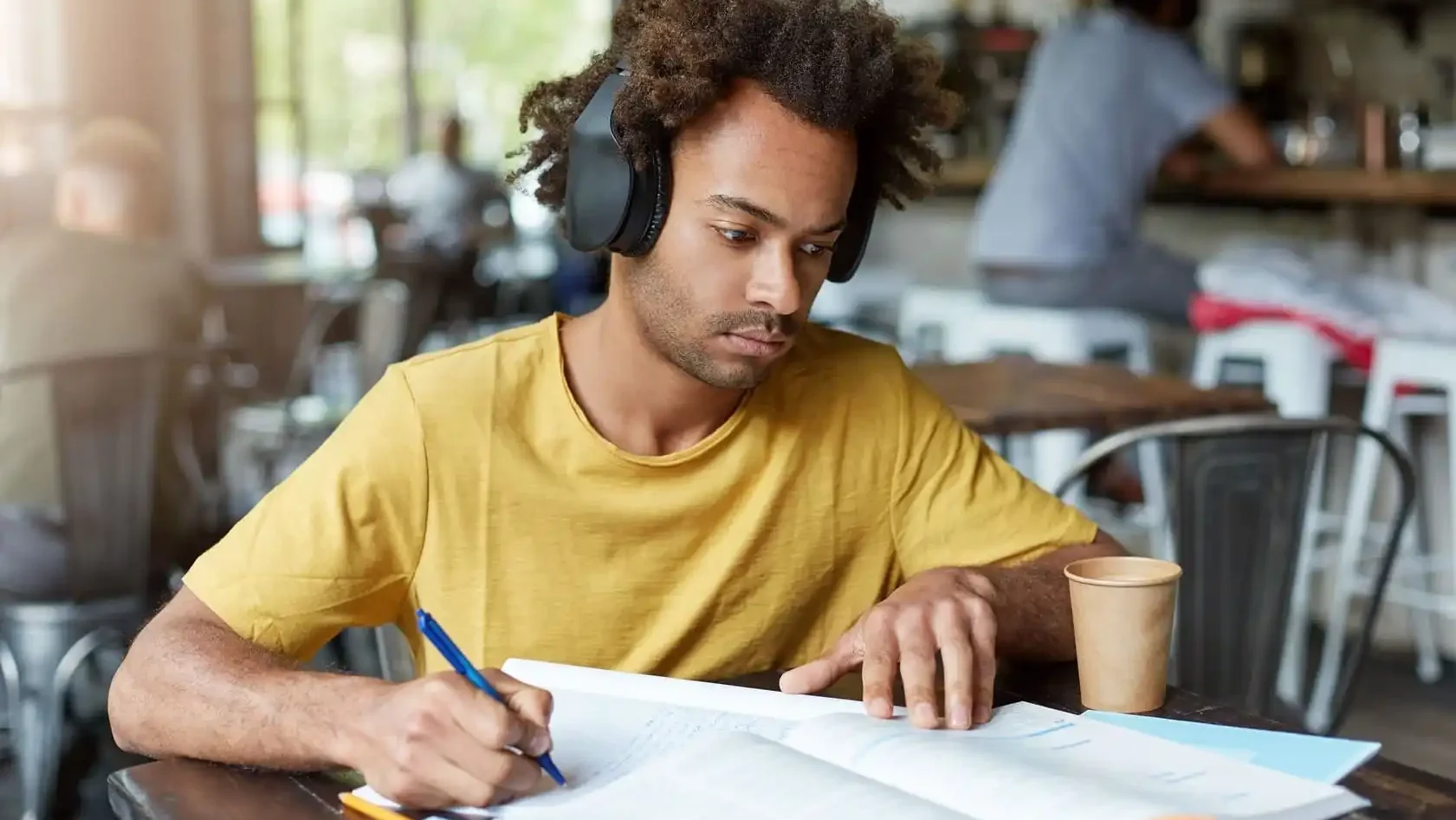 Veja 5 dicas de músicas com críticas sociais para utilizar como repertório na redação