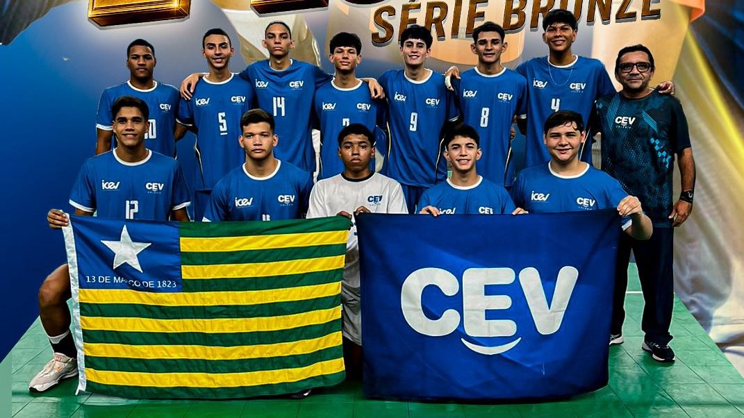 Equipes de vôlei retornam de competição nacional com troféus nas mãos