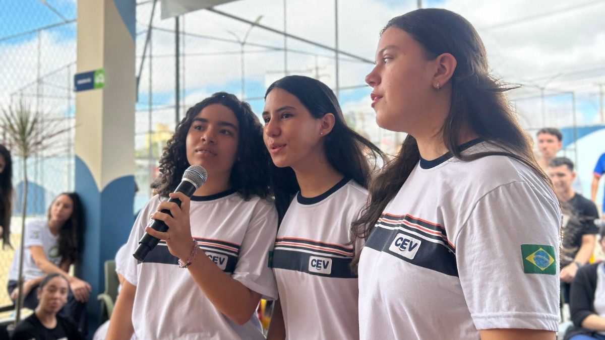 Música, diversão e conexão com o karaokê no intervalo 