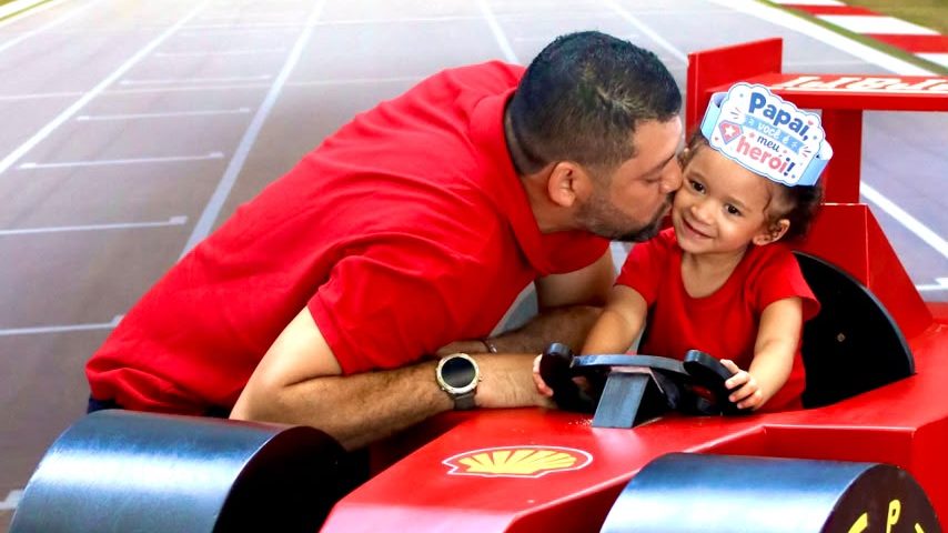 Homenagens e momentos de diversão marcam programação do Dia dos Pais no CEV Colégio